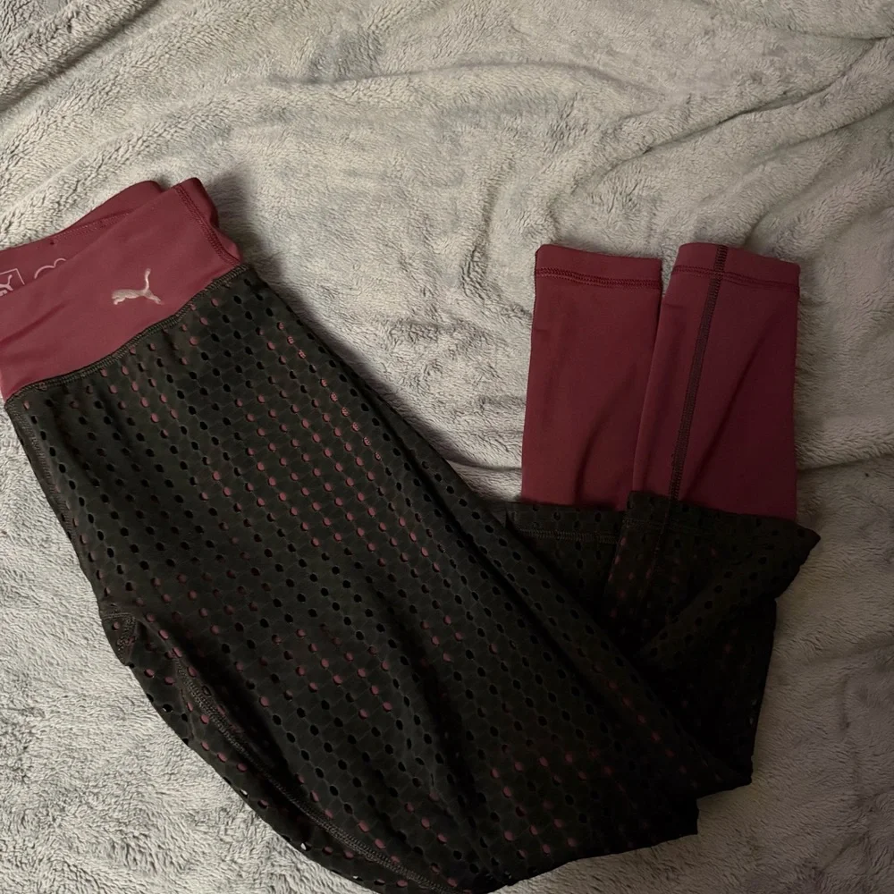 Puma Black and Burgundy workout bottoms - Picture 6 of 6